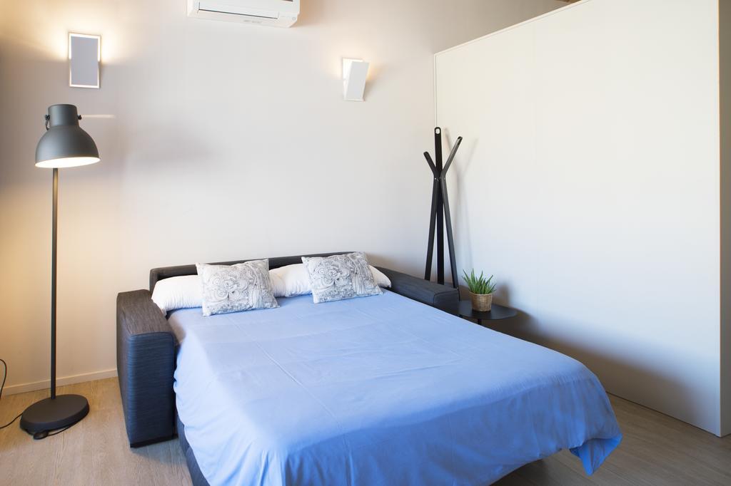 Barcelona Inloft Apartment Bagian luar foto