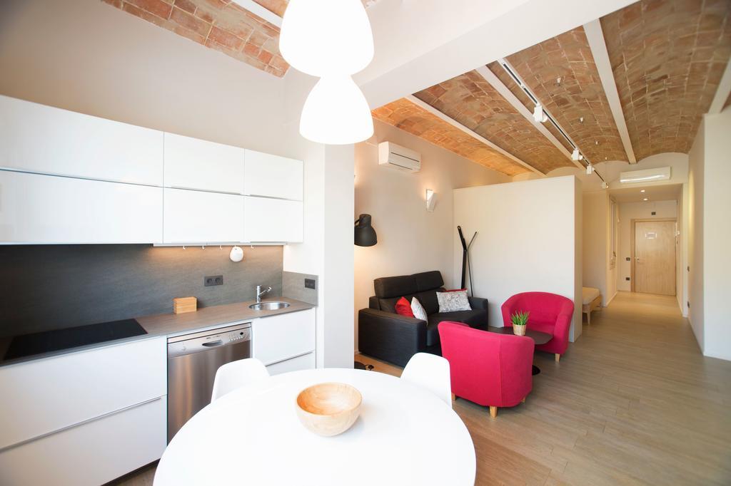 Barcelona Inloft Apartment Bagian luar foto